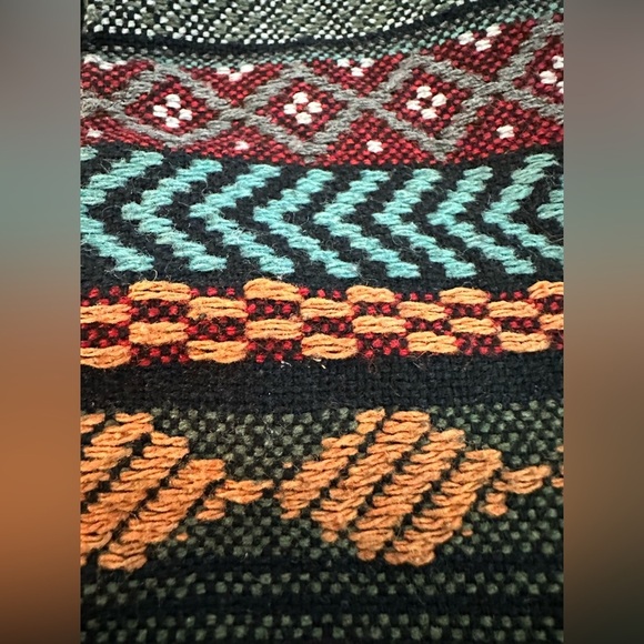 Daniel Rainn Southwestern Embroidered Top - Picture 6 of 7